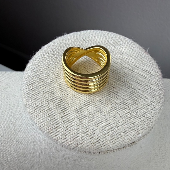Womens Gold Tone Multi Band Crossover Statement Ring - Picture 4 of 6